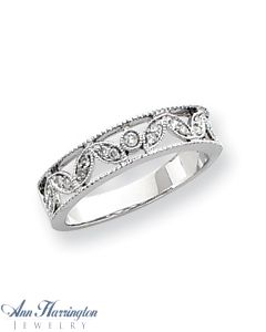 14k White Gold .13 ct tw Diamond Antique Style Ring