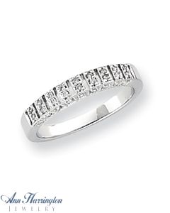 14k White Gold .24 ct tw Diamond Antique Style Ring