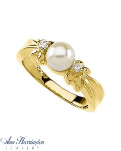 14k Yellow Gold .06 ct tw Diamond 6 mm Akoya Cultured Pearl Ring