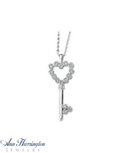 14k White Gold 1/10 ct tw Diamond Heart Key Pendant Necklace