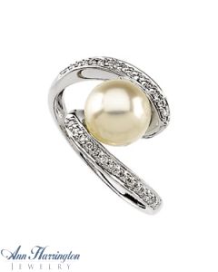 14k White Gold 1/6 ct tw Diamond and 8 mm Freshwater Cultured Pearl Ring