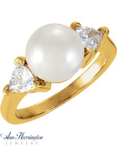 14k Yellow Gold 3/8 ct tw Trillion Cut Diamond 8 mm Akoya Cultured Pearl Ring