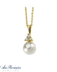 14k Yellow Gold 7 mm White Akoya Cultured Pearl and .06 ct tw Diamond Pendant Necklace