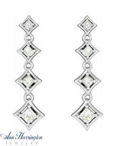 14k White or Yellow Gold 3/4 ct tw Journey Diamond Earrings